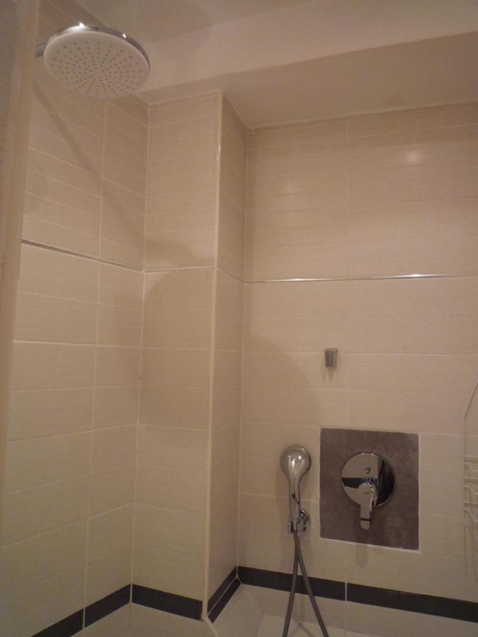 Appartement Avignon Centre Intra Muros Cour Exterieure Parking Prive Gratuit エクステリア 写真