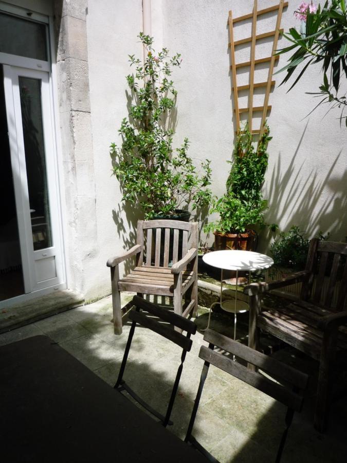 Appartement Avignon Centre Intra Muros Cour Exterieure Parking Prive Gratuit エクステリア 写真