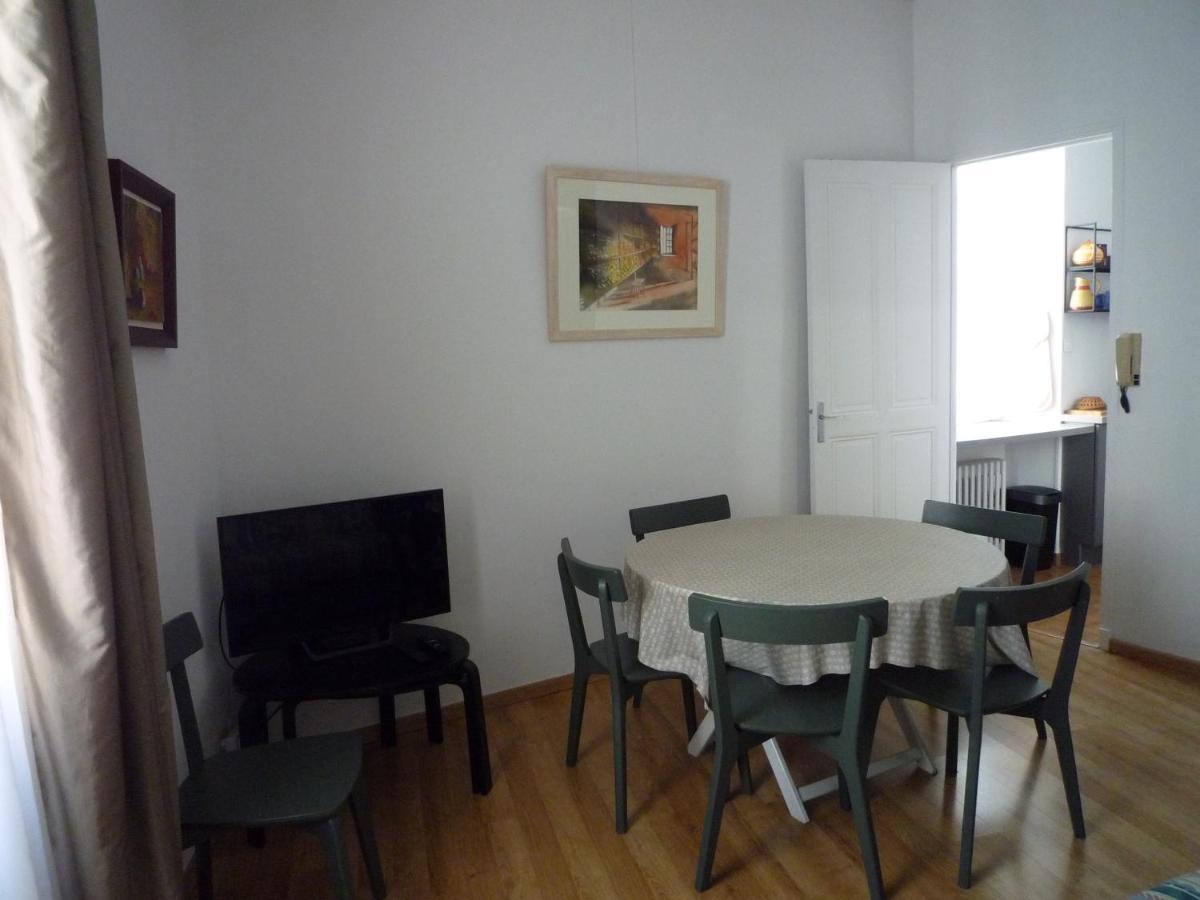 Appartement Avignon Centre Intra Muros Cour Exterieure Parking Prive Gratuit エクステリア 写真